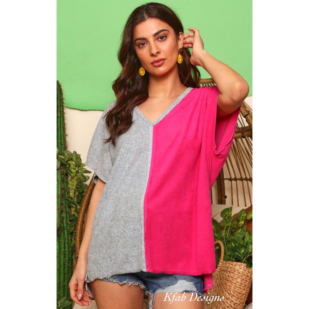 ❤️LAST 2! V Neck Color Block Super Soft Relaxed Fit Side Slit Top! - Picture 5 of 8